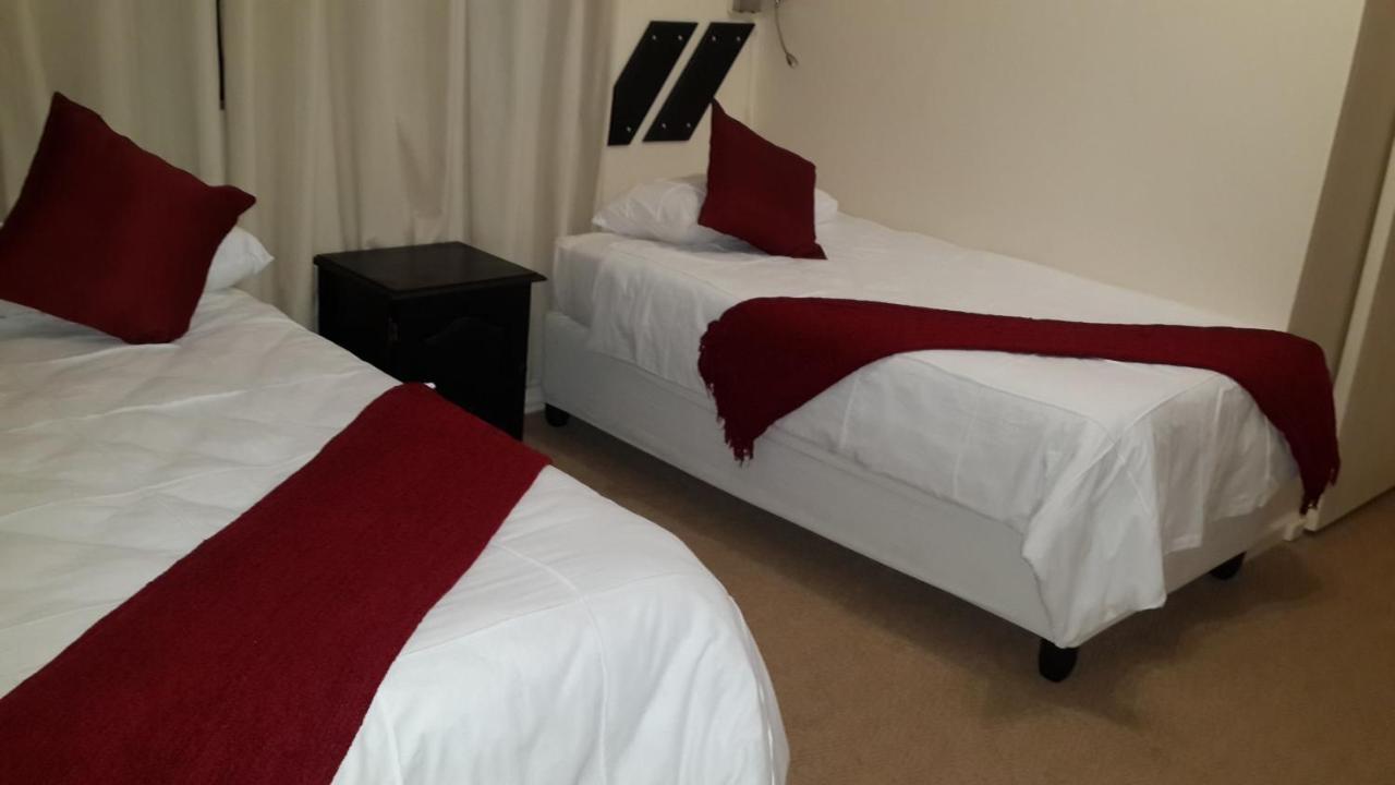 Victoria Hotel Бредасдорп Номер фото